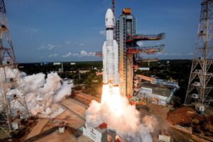 ماموریت چاندریان ۳: تلاش هند برای تبدیل شدن به چهارمین کشوری که روی ماه فرود می‌آید