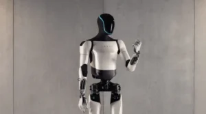 تسلا از نسل دوم ربات انسان‌نمای Optimus رونمایی کرد